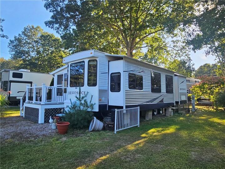 Property Photo:  118 Dunns Corner Road  RI 02891 