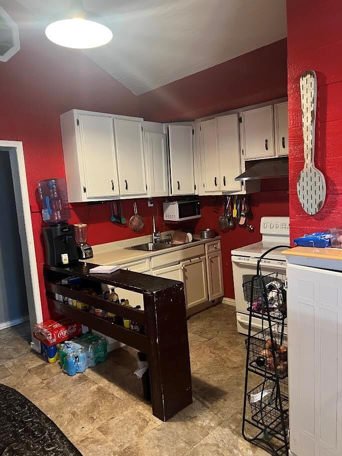 Property Photo: 802 San Jacinto St TX 76903