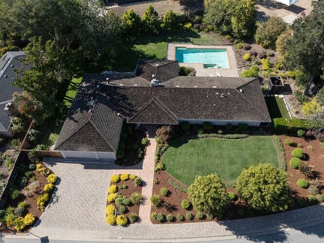 Property Photo:  135 Rockridge Road  CA 94010 