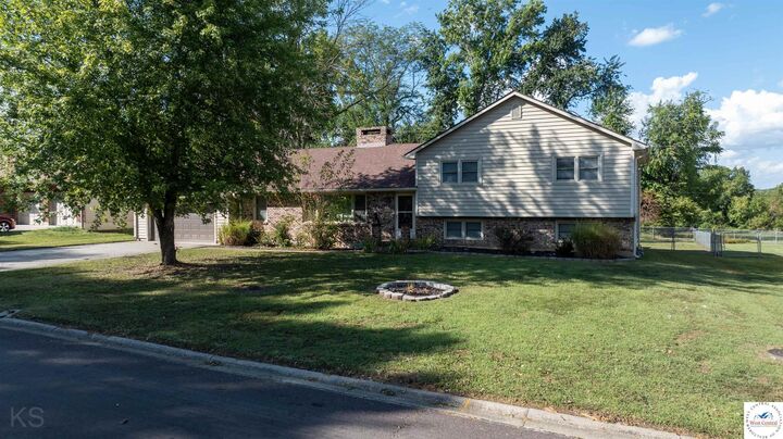 Property Photo: 1204 Elm Hills MO 65301