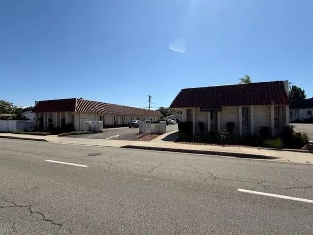 Property Photo:  1027 &Amp 1035 E Grand Ave  CA 92025 