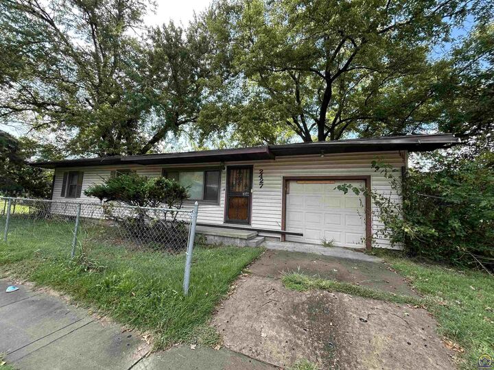 2427 SE Adams St  Topeka KS 66605 photo