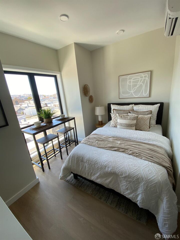 Property Photo:  811 Valencia Street 203  CA 94121 