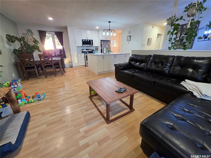 Property Photo: 142 1st Avenue SW SK S9H 3H2