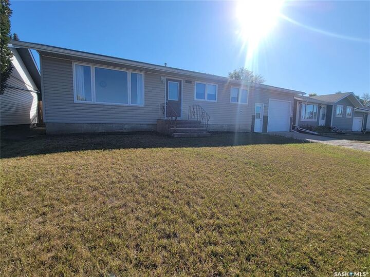 5011 Tribune Street W  Macklin SK S0L 2C0 photo