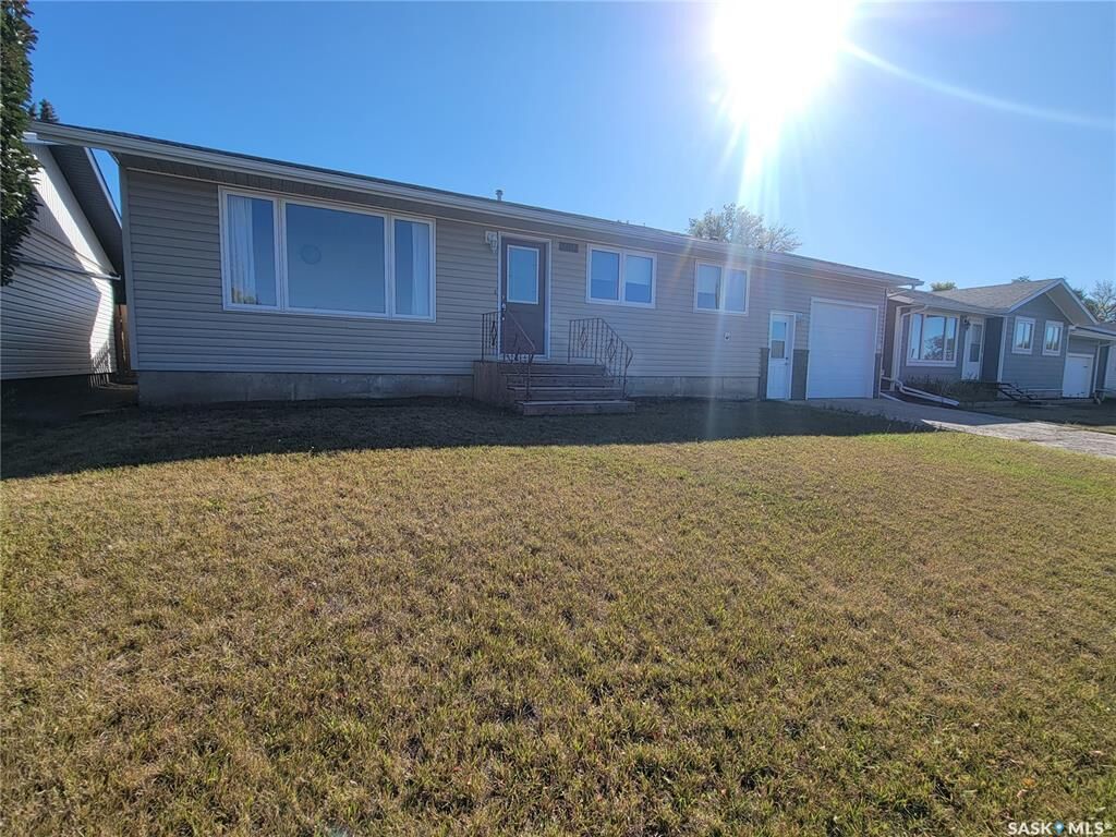 Property Photo:  5011 Tribune Street W  SK S0L 2C0 