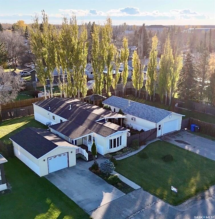 Property Photo:  237 Cottonwood Crescent  SK S0A 0M0 