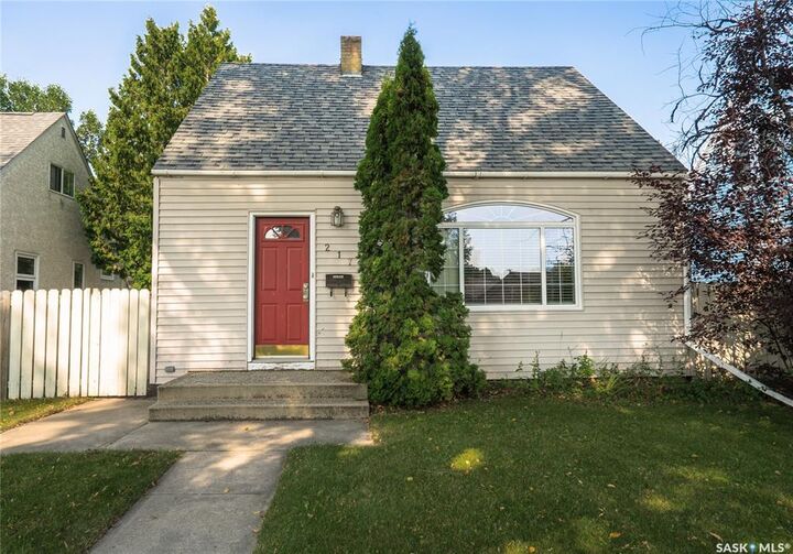 Photo de la propriété:  217 Willow Street E  SK S7J 0C3 