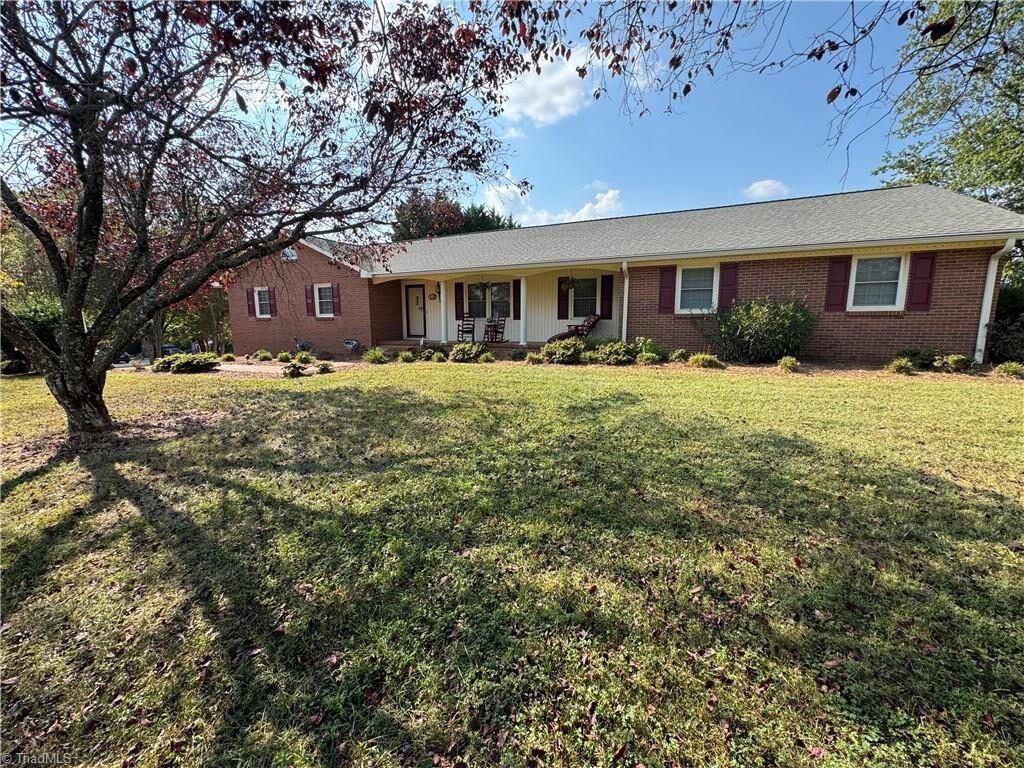Property Photo:  112 Pilot View Drive  NC 27021 