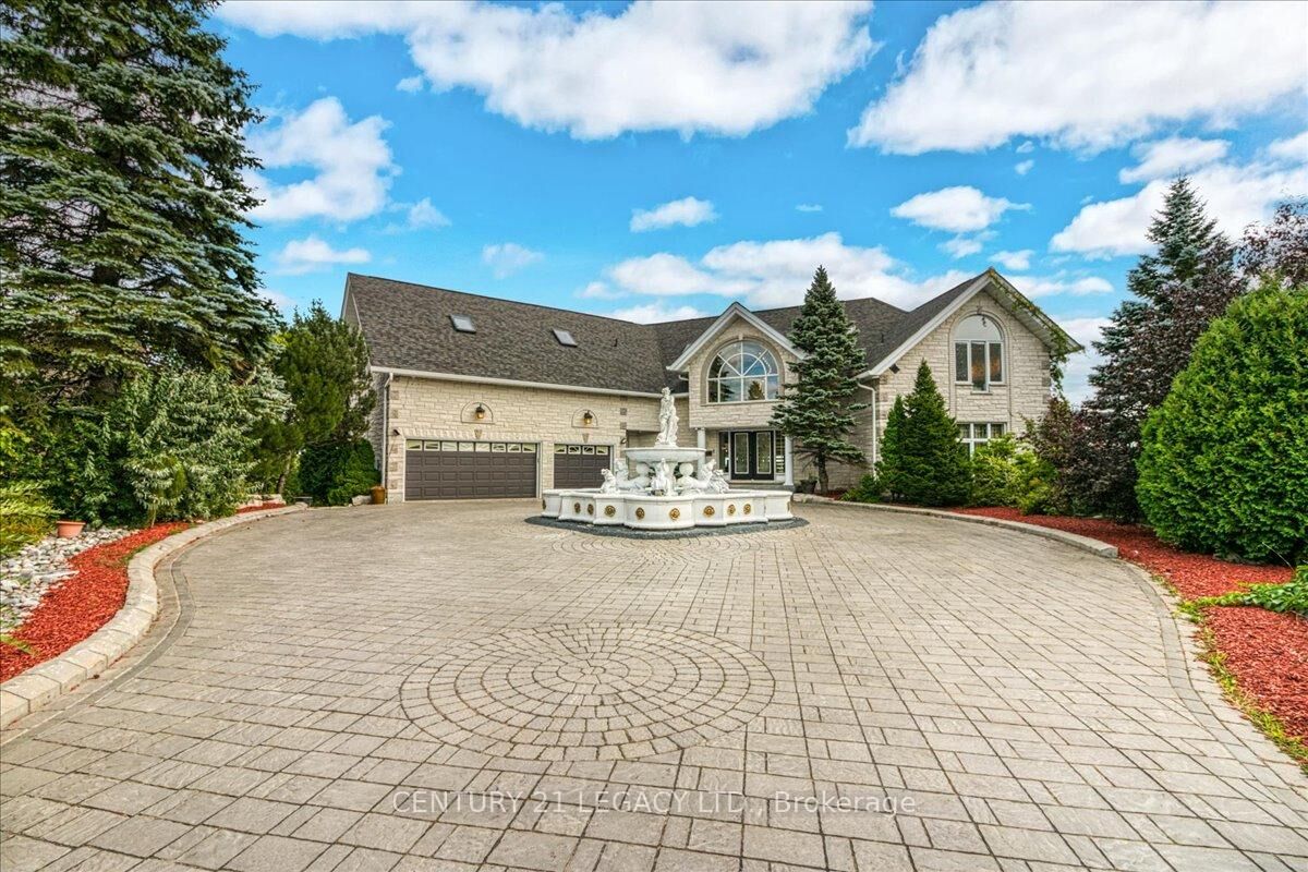 Photo de la propriété: 376 Maki Avenue ON P3E 2P2