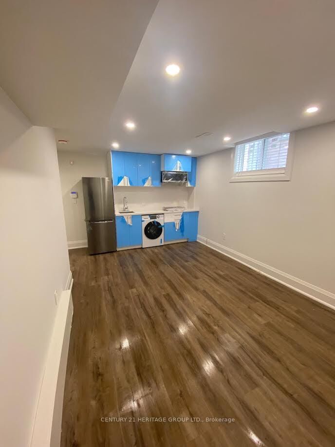 Photo de la propriété:  65 Ten Oaks Boulevard Bsmt  ON L4K 5G3 