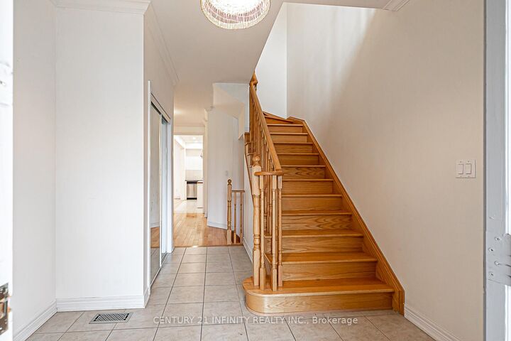 Property Photo: 38 Wimbledon Court ON L1P 0B7