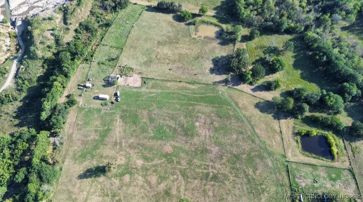 Property Photo: 20449 Cass Road OK 74462