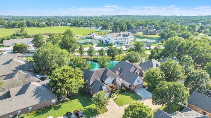 Property Photo:  7909 E Freeport Place  OK 74014 