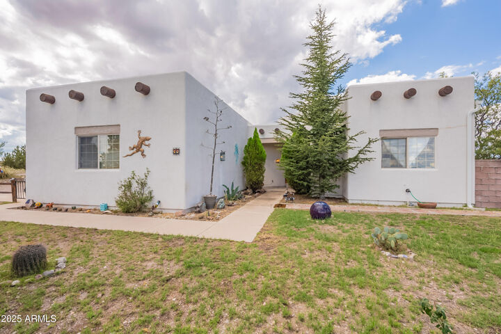 Property Photo: 98 Paint Trail AZ 85637