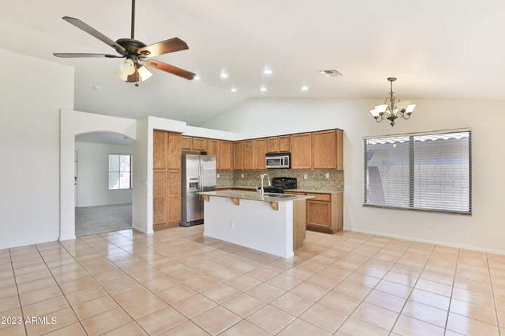 Property Photo:  1440 W Canary Way  AZ 85286 