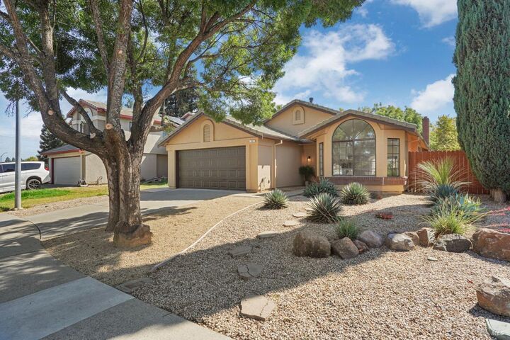 Property Photo:  142 Nantucket Circle  CA 95687 