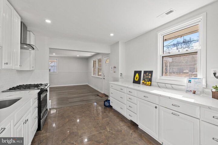 Property Photo:  3900 Elmwood Drive  VA 22303 