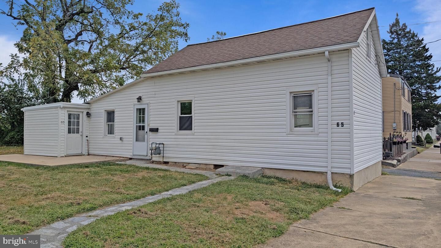 Property Photo:  65 W Donegal Street  PA 17552 