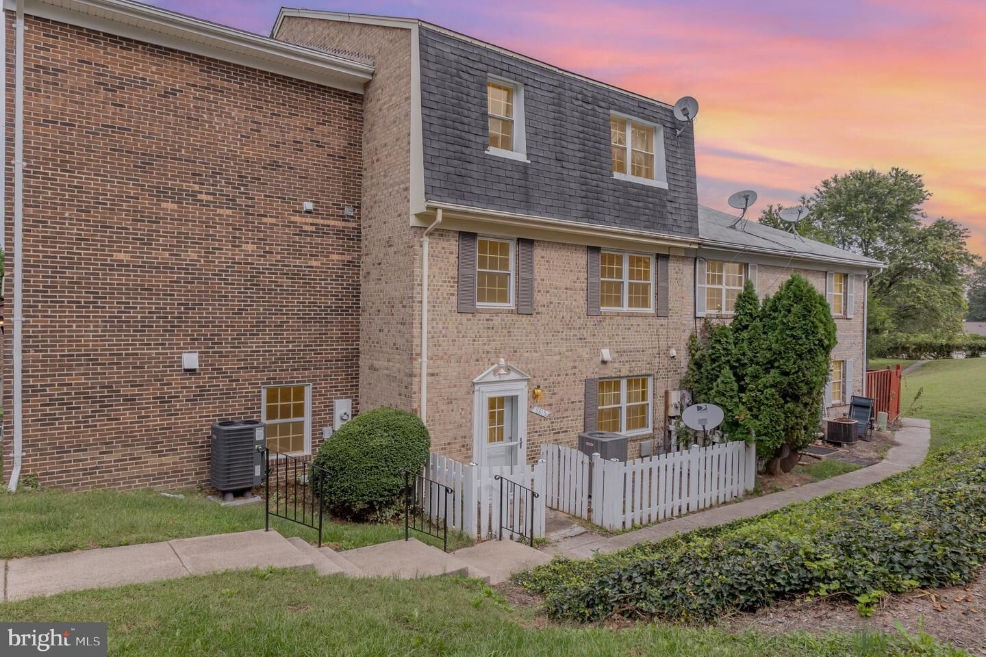 Property Photo: 9816 Hagel Circle VA 22079