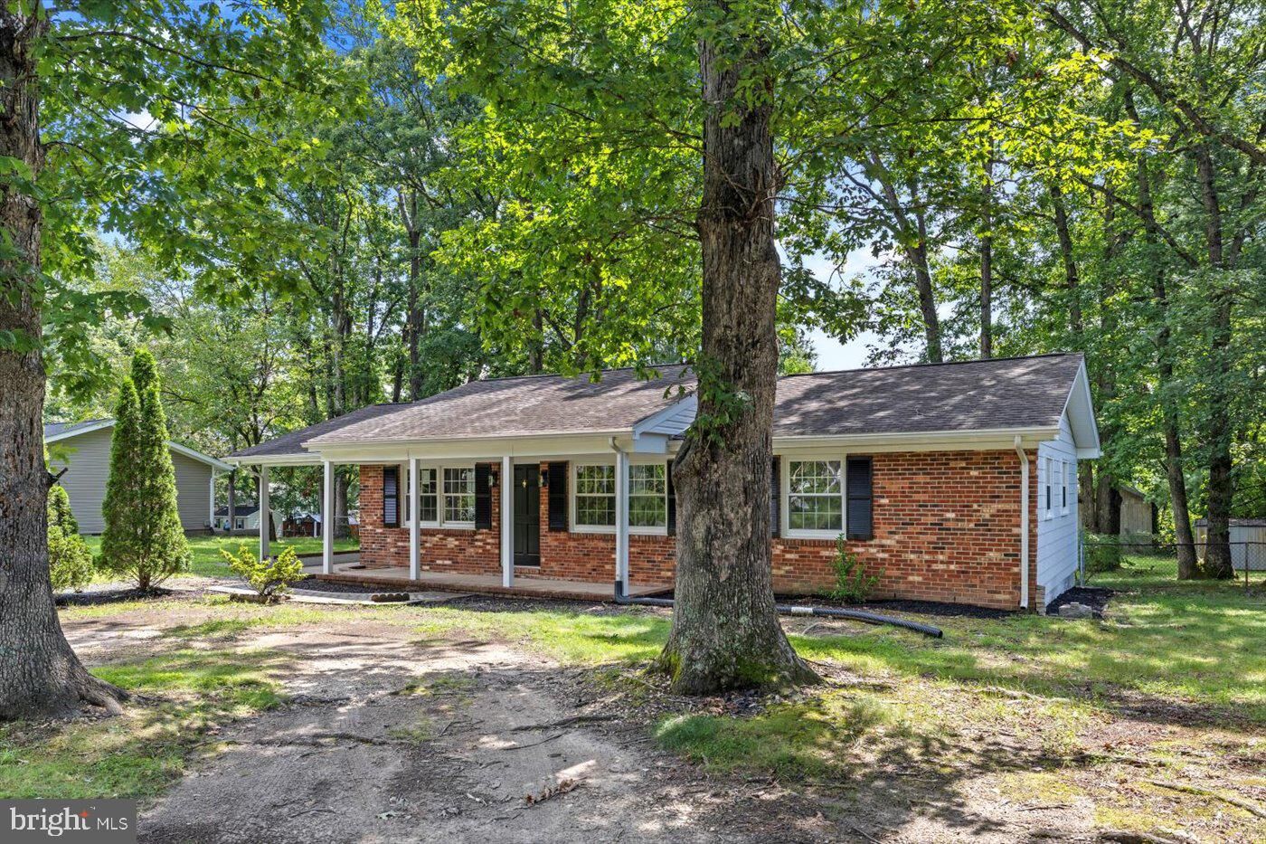 Property Photo:  809 Sherwood Lane  VA 22407