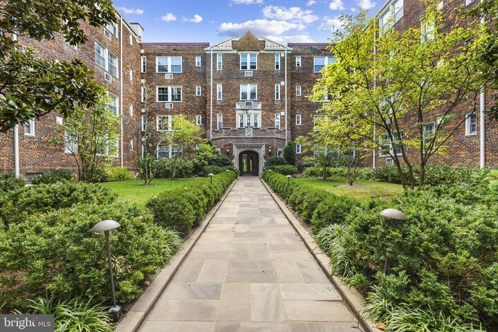 3051 Idaho Avenue NW 204  Washington DC 20016 photo
