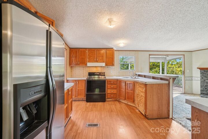 Property Photo:  17 St Bernard Lane  NC 28715 
