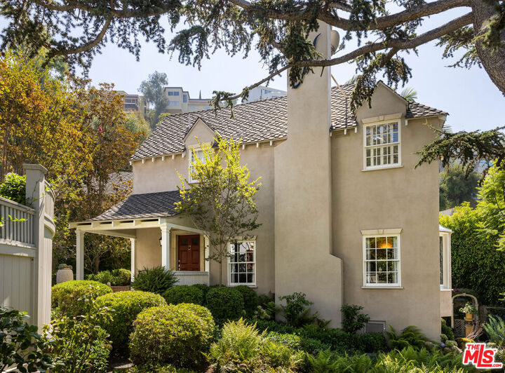 Property Photo:  1612 Sunset Plaza Dr  CA 90069 