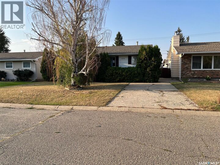 1530 Glendale Street  Moose Jaw SK S6H 7A1 photo