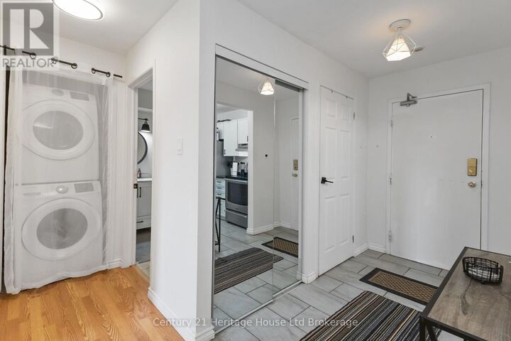 Photo de la propriété:  737 Deveron Crescent 217  ON N5Z 4X9 