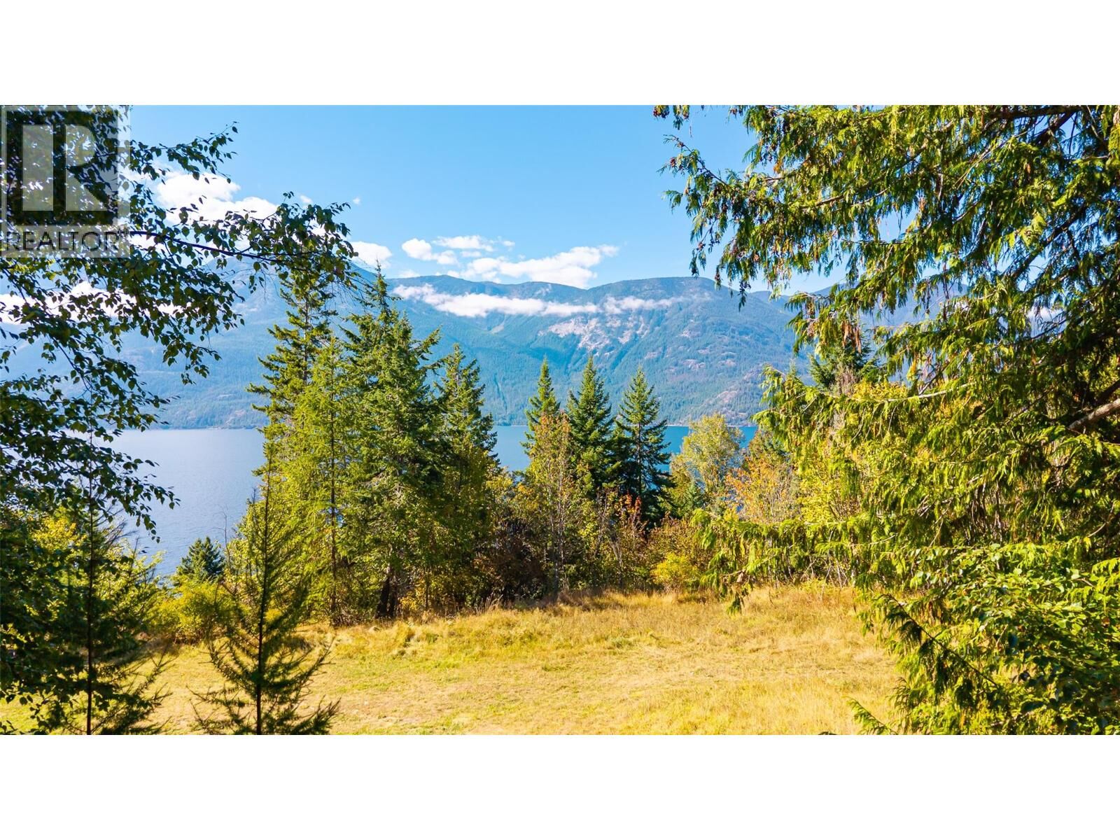 Photo de la propriété:  Mountain Shores Road  BC V0B 1A0 
