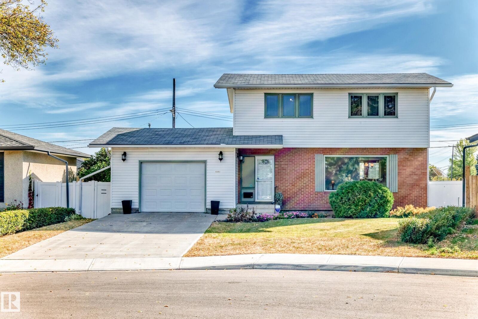 Photo de la propriété:  4603 116A Street NW  AB T6H 3R3 