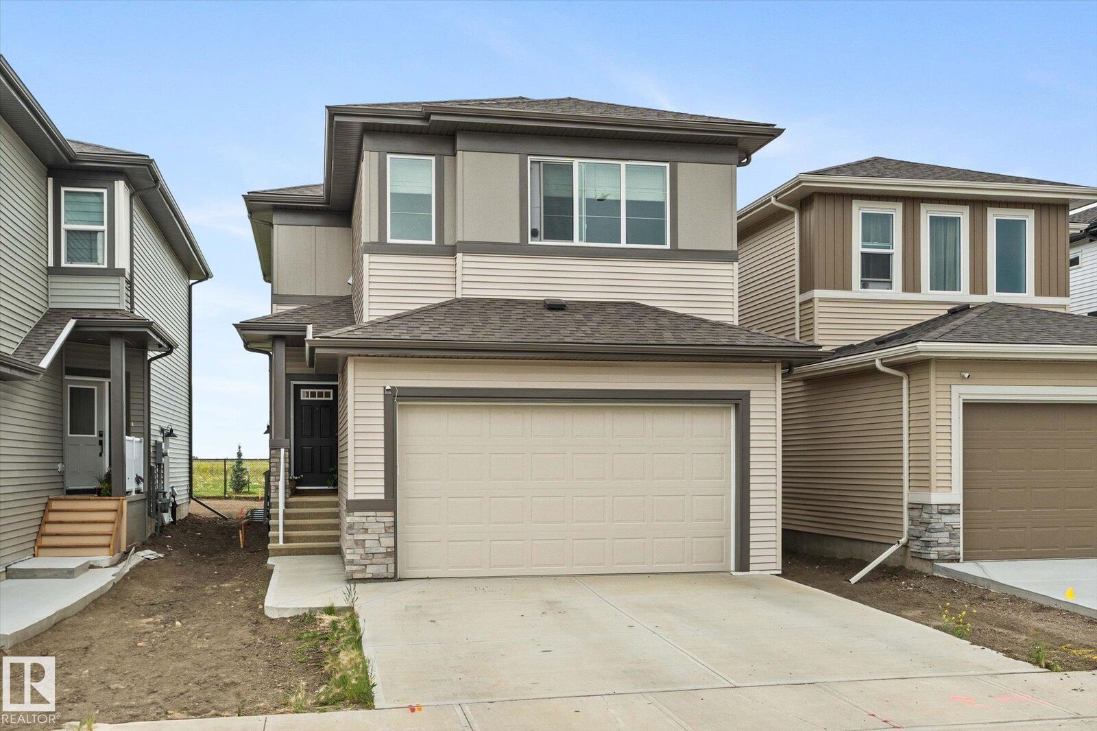 Property Photo: 17 Sumac Close AB T8L 0J2