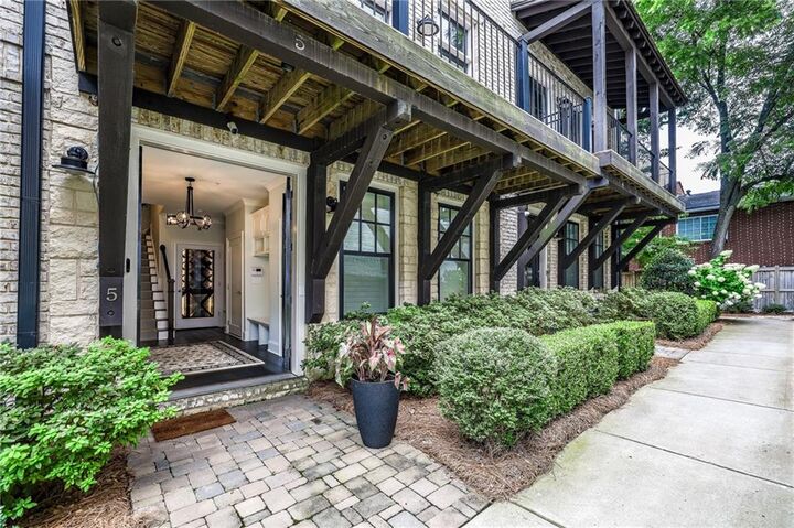 Property Photo: 18 Peachtree Avenue NE 5 GA 30305