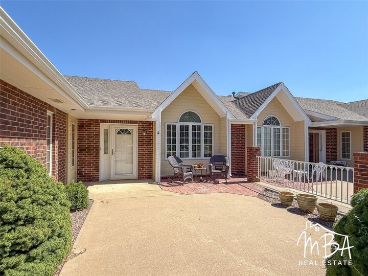 Property Photo: 2808 N Broadmoor Place KS 67846