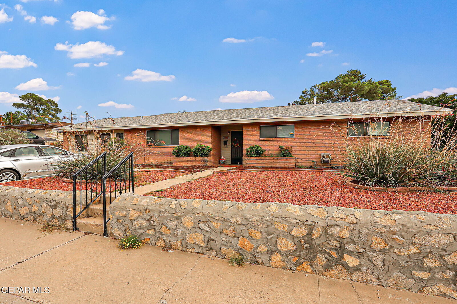 Property Photo:  313 Granada Avenue  TX 79912 