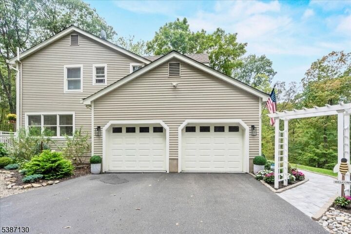 Property Photo:  17 Pheasant Run  NJ 07405 