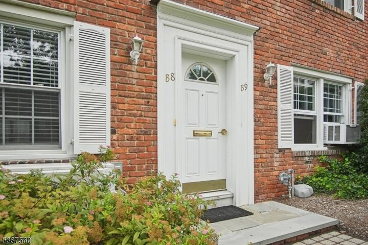 Property Photo:  15 Norwood Ave B8  NJ 07901 
