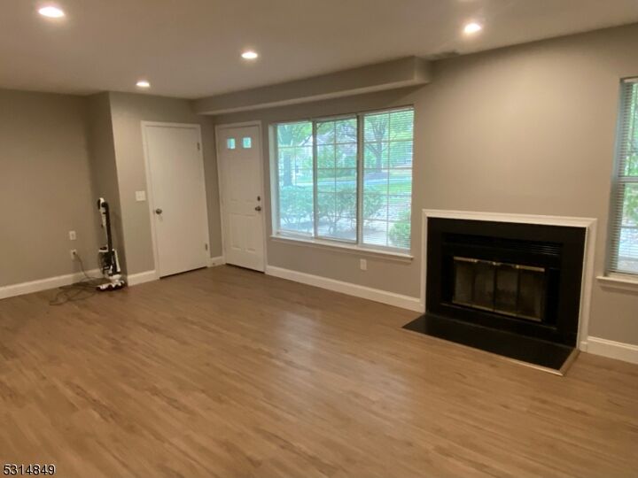 Property Photo:  4 Wendover Court  NJ 07921 