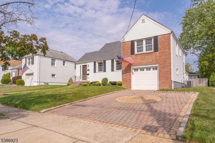 Property Photo:  12 Edgewood Ave  NJ 07081 