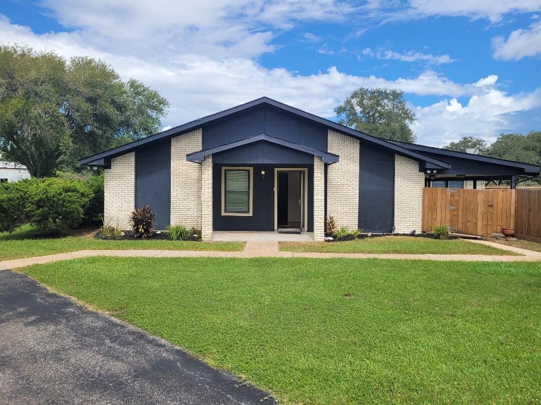 Property Photo:  3744 County Road 949 B  TX 77511 