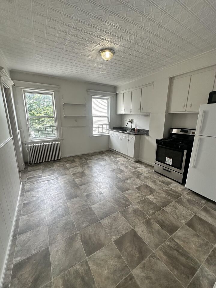 87 Terrace Ave 2  Jc, Heights NJ 07307 photo