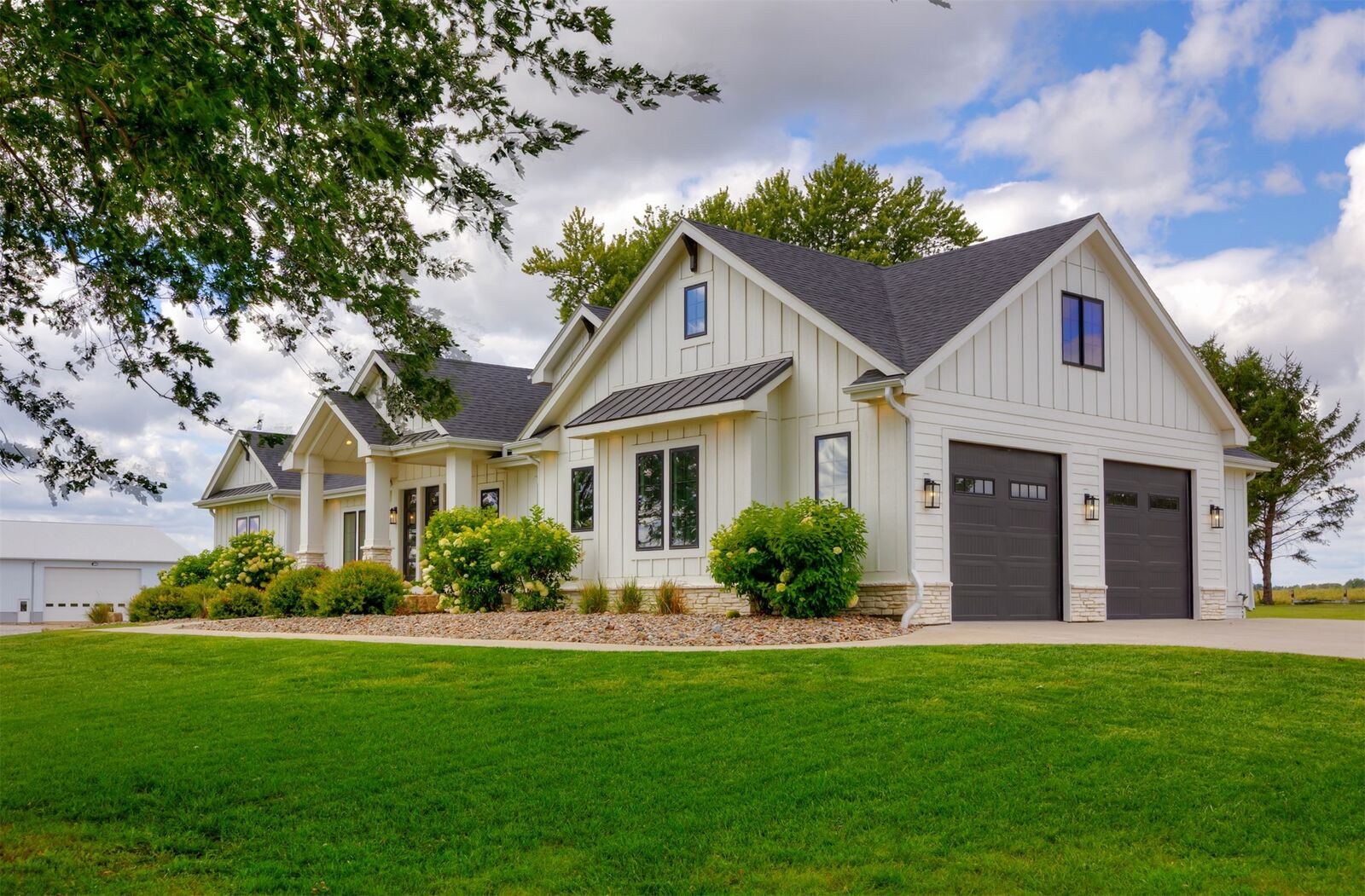 Property Photo:  2057 340th Street  IA 50156 