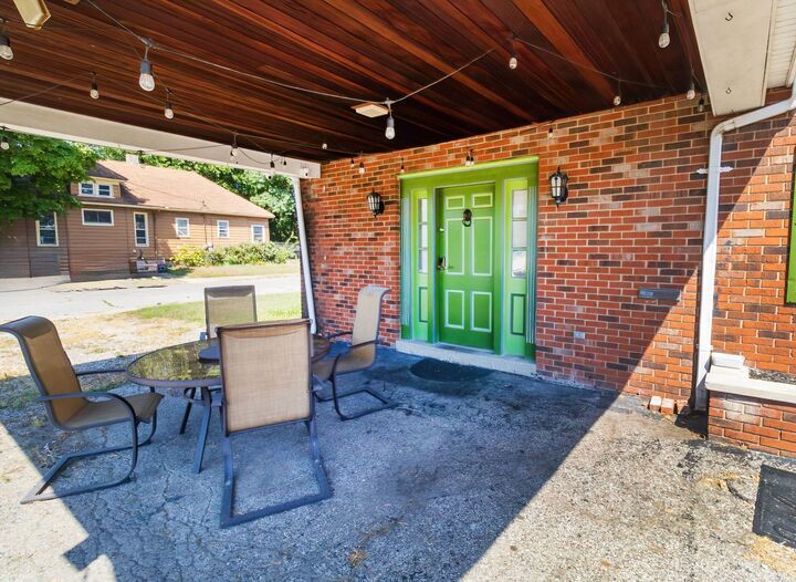 Property Photo:  903 Edgar Street  IN 47710 