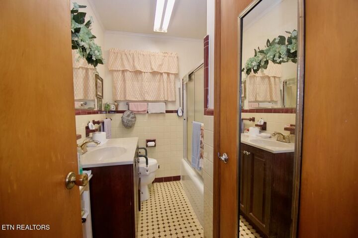 Property Photo:  206 Hartford Rd  TN 37920