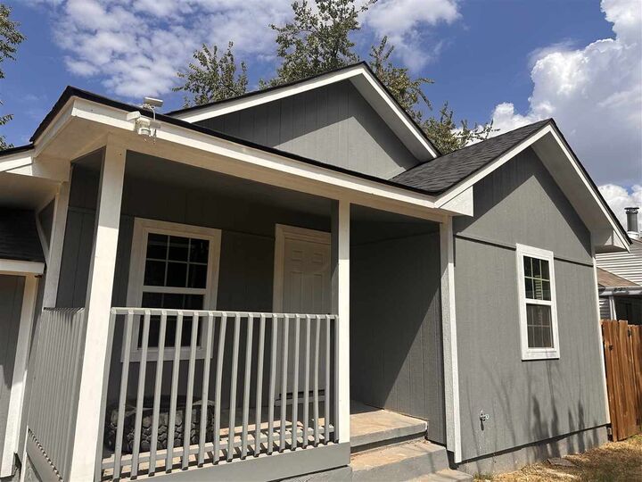 Property Photo: 305 SW J Ave OK 73501