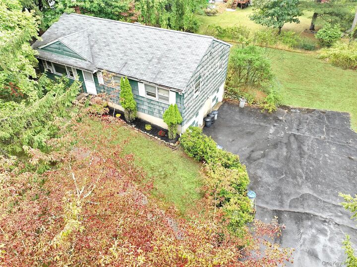 17 Midway Road  Chestnut Ridge NY 10977 photo