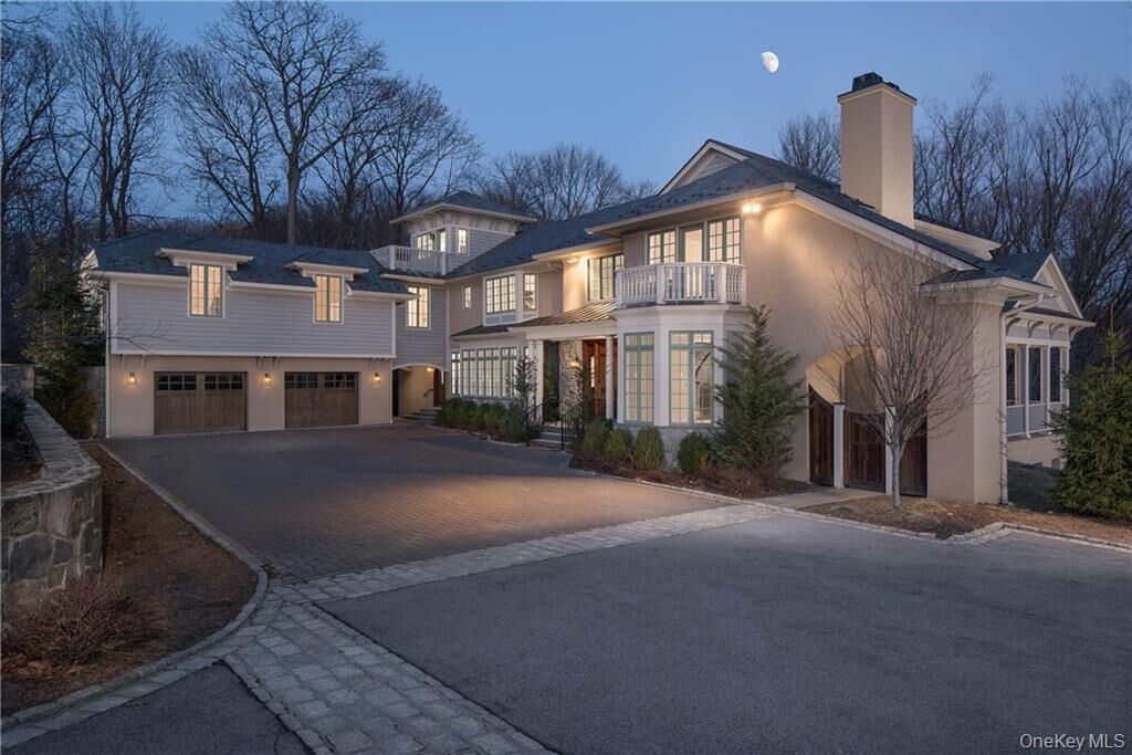 Property Photo:  27 Dearman Close  NY 10533 