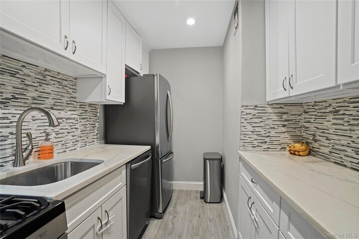 Property Photo:  151-31 88th Street 5B  NY 11414