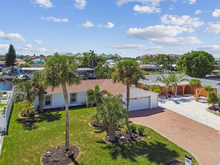 Property Photo:  1014 Sago Palm Way  FL 33572 